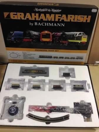 Graham Farish: N Gauge: Engineers Train Set; Complete With Track And Controller