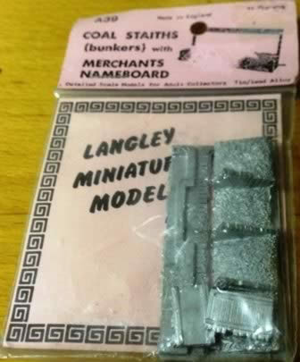 Langley: N Gauge: Coal Staithes (Bunkers) & Nameboards