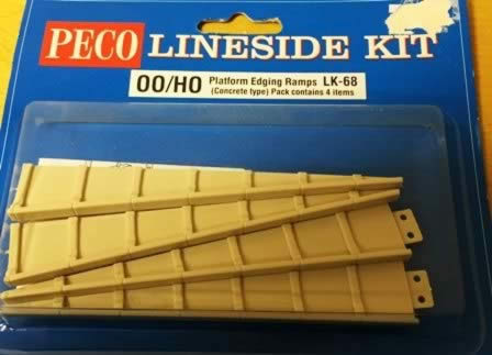 Peco: OO/HO Gauge: Lineside Kit Platform Edging Ramps - Concrete Type