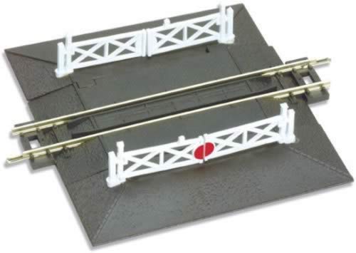Peco: N Gauge: Setrack Straight Level Crossing, Complete With 2 Ramps & 2 Pairs Of Gates