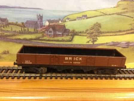 Hornby: Dublo: OO Gauge: Tinplate: LNER Bogie Brick Wagon 'E163535'