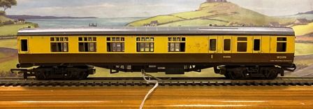 Trix: HO Gauge: 1st Class Western Region Coach 'W21194'