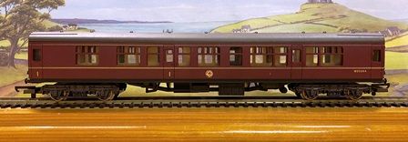 Lima: OO Gauge: BR Maroon Composite Coach