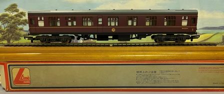 Lima: OO Gauge: BR Maroon Composite Coach Car 'M25264'