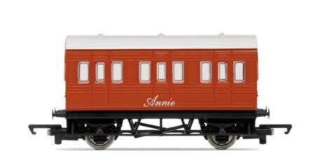 Hornby: OO Gauge: Annie Coach