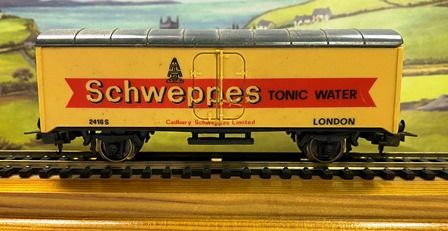 HO Gauge: Schweppes Tonic Water 4 Wheel Refrigerator Wagon